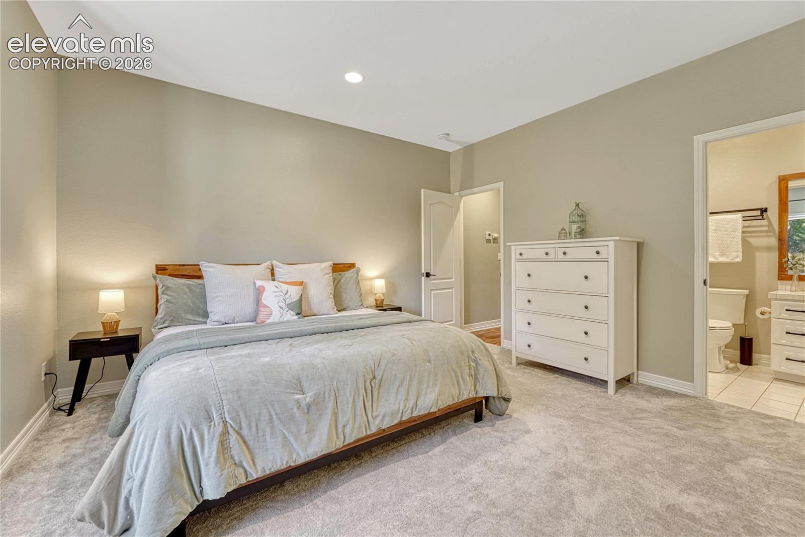 Listing photo 28 for 17180 Colonial Park Drive