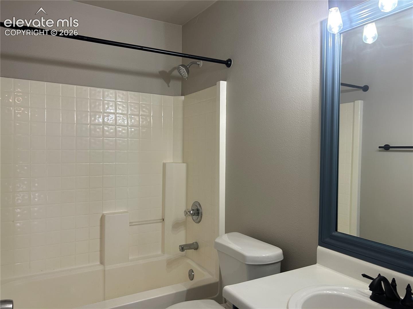 Listing photo 10 for 628 Prairie Star Circle