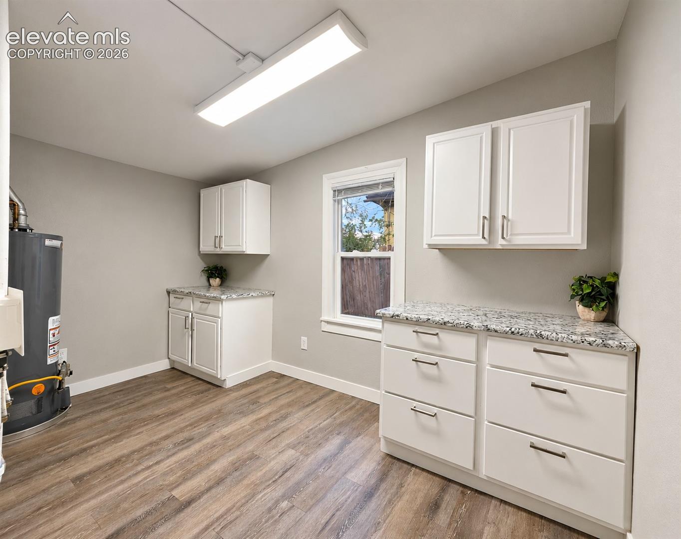 Listing photo 22 for 316 E 2nd Street