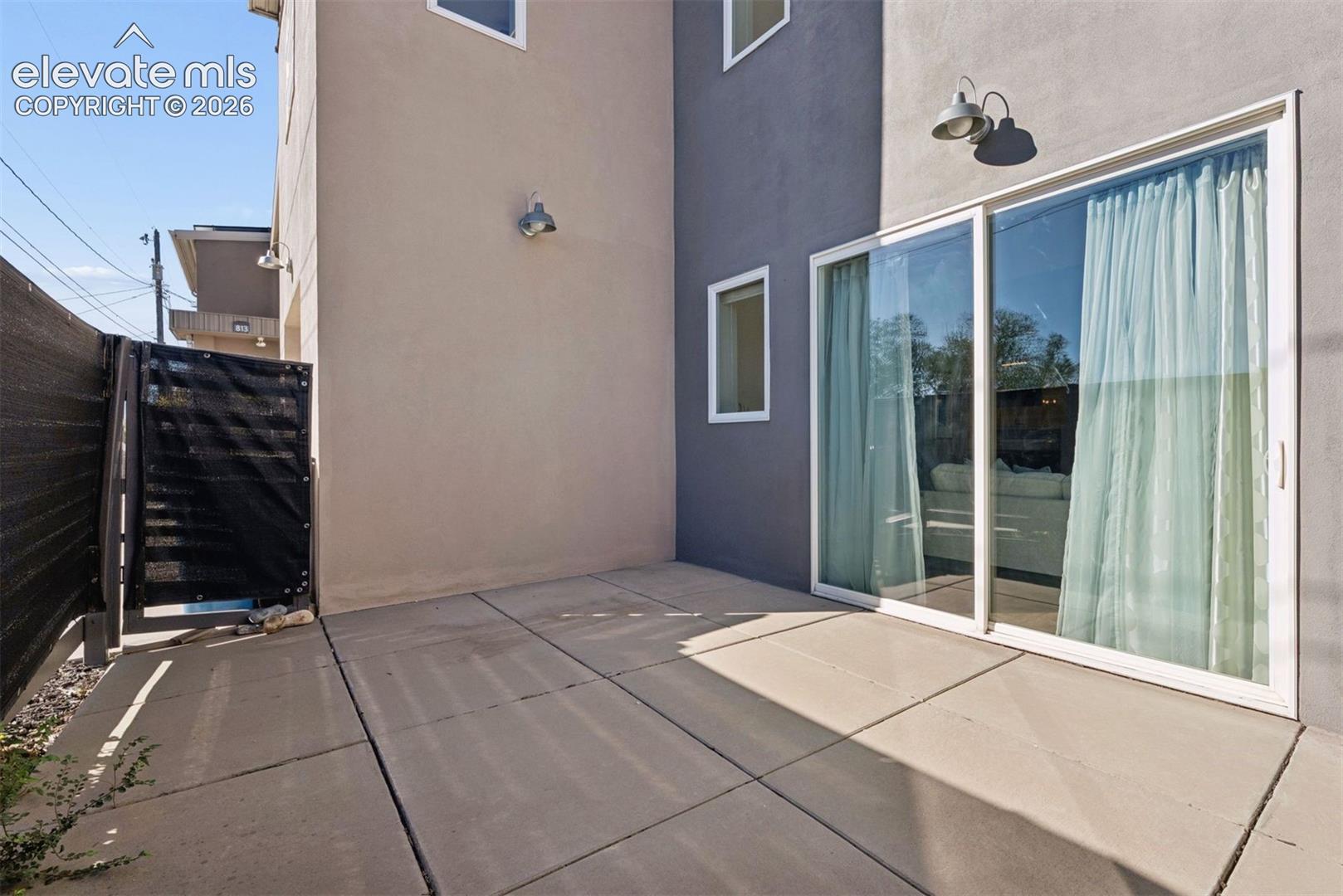 Listing photo 9 for 815 W Jefferson Street