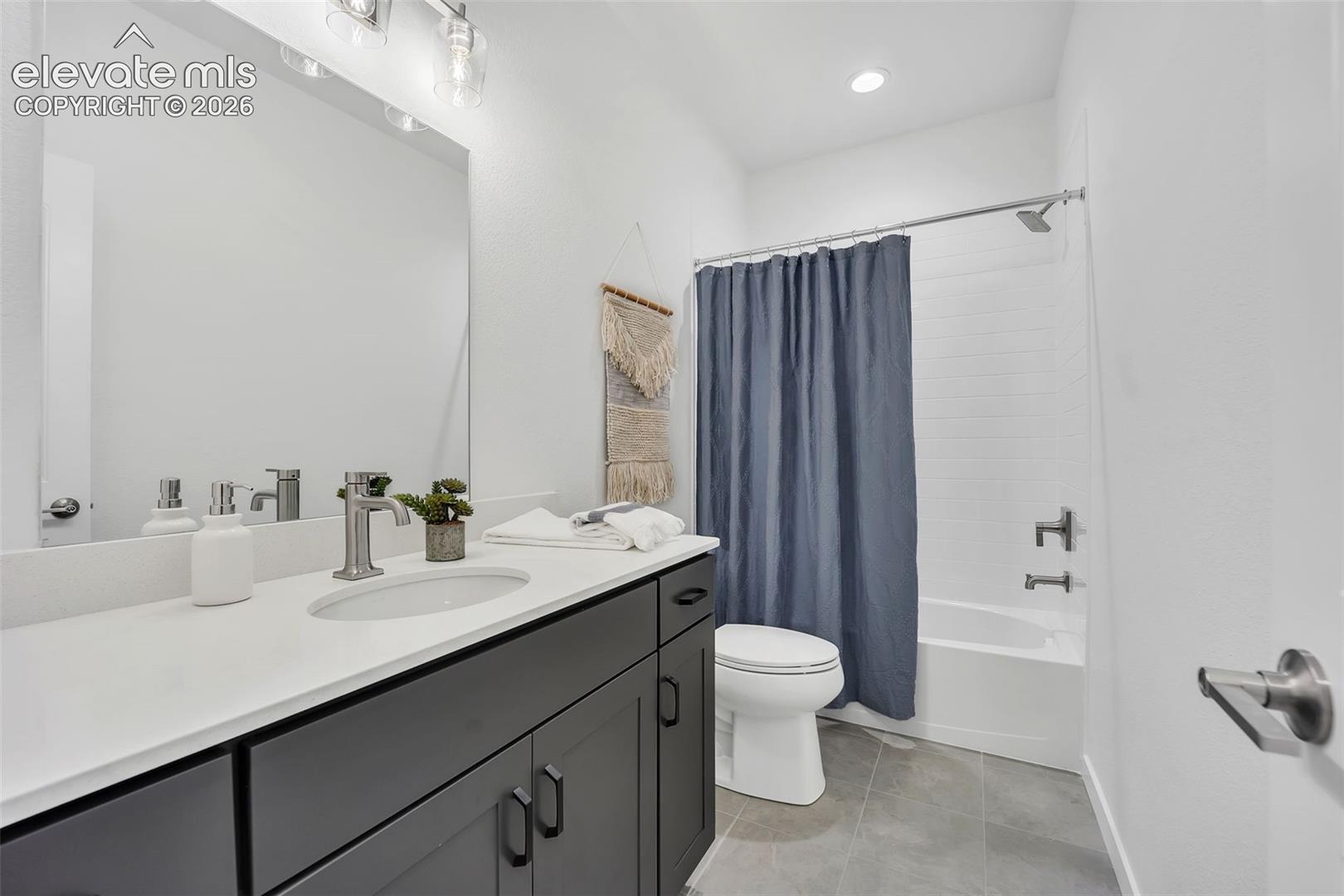 Listing photo 19 for 8180 Manor House Way