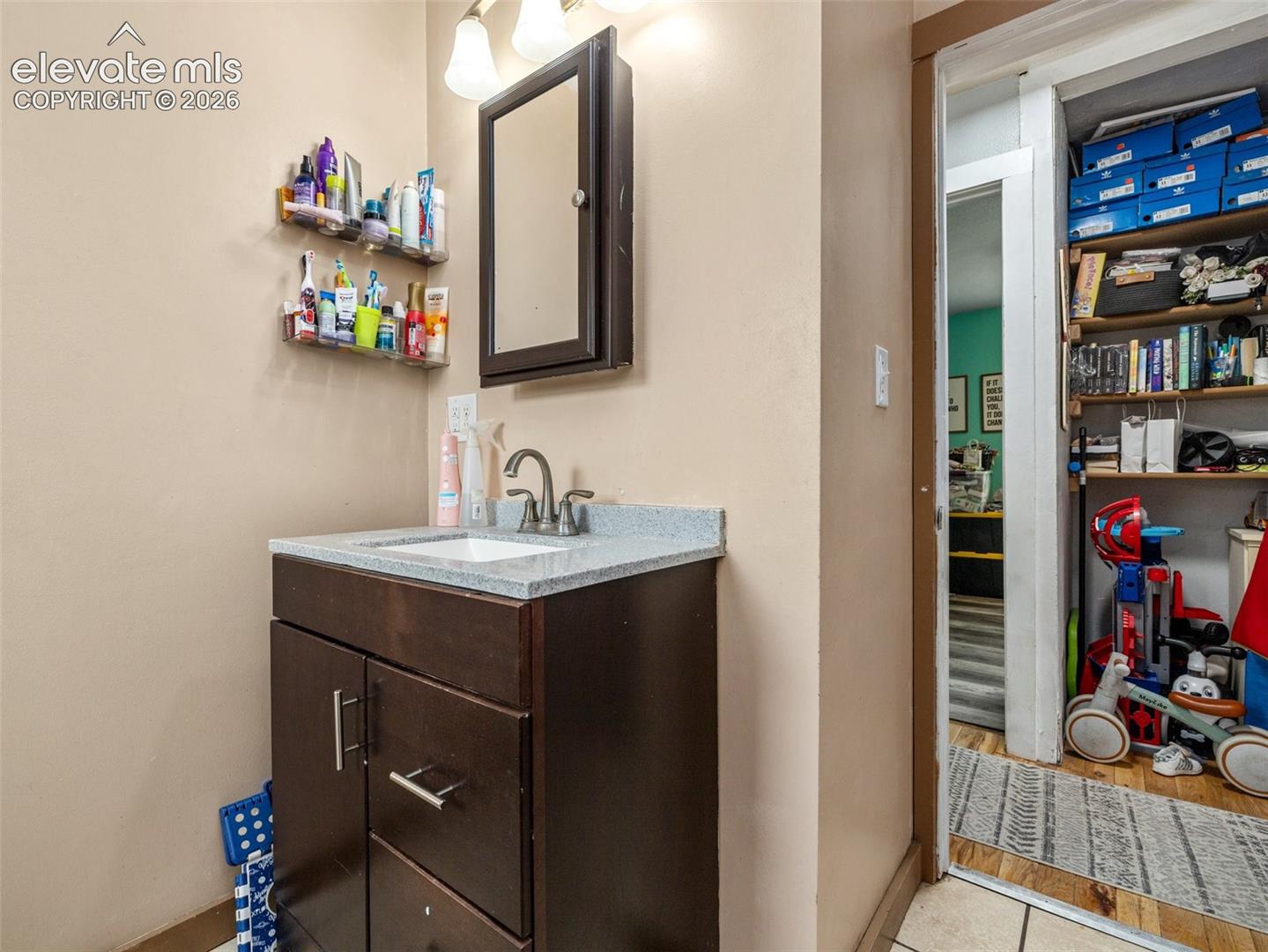 Listing photo 18 for 922 Jackson Street
