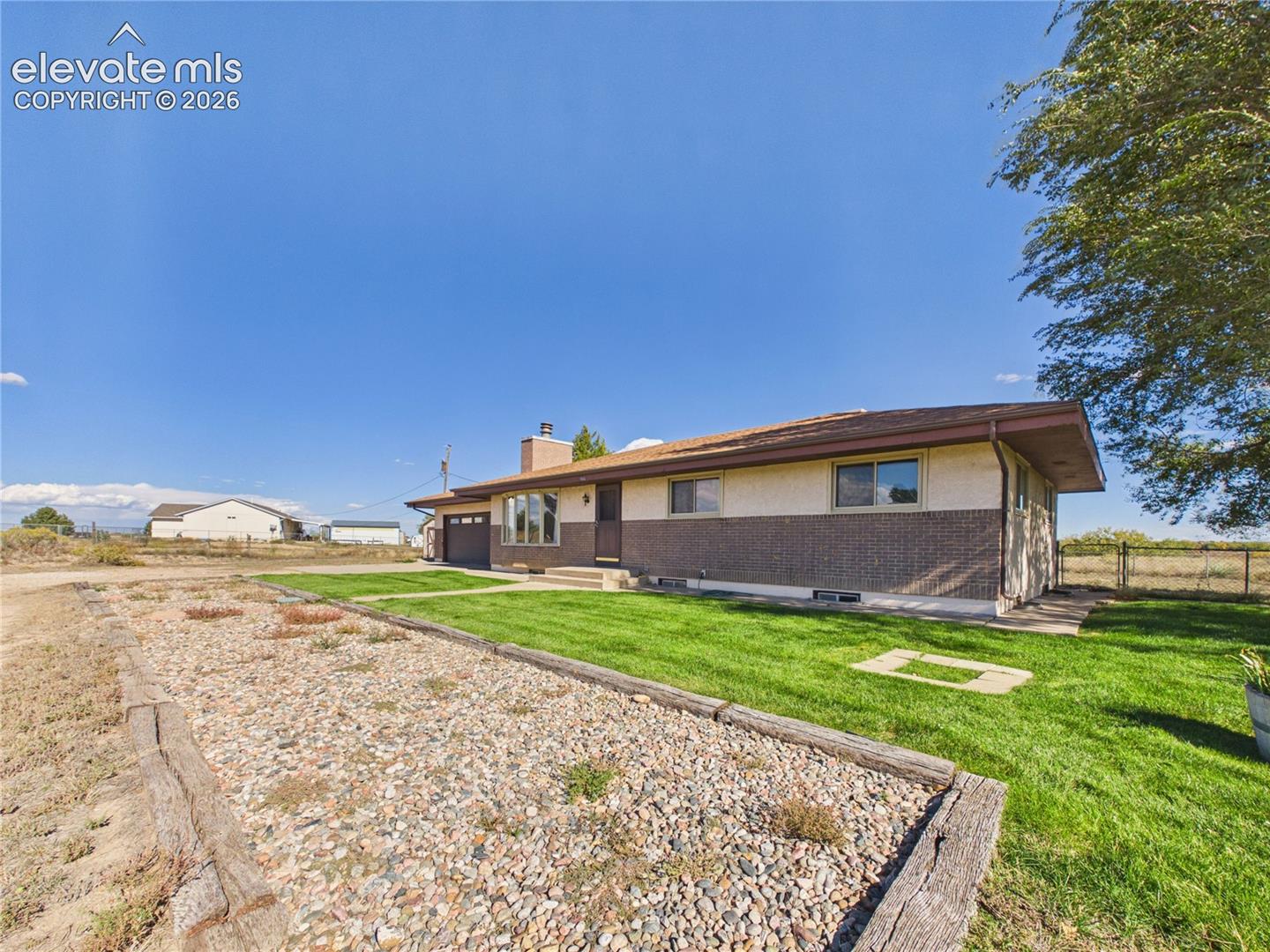 Listing photo 32 for 1980 27th Lane