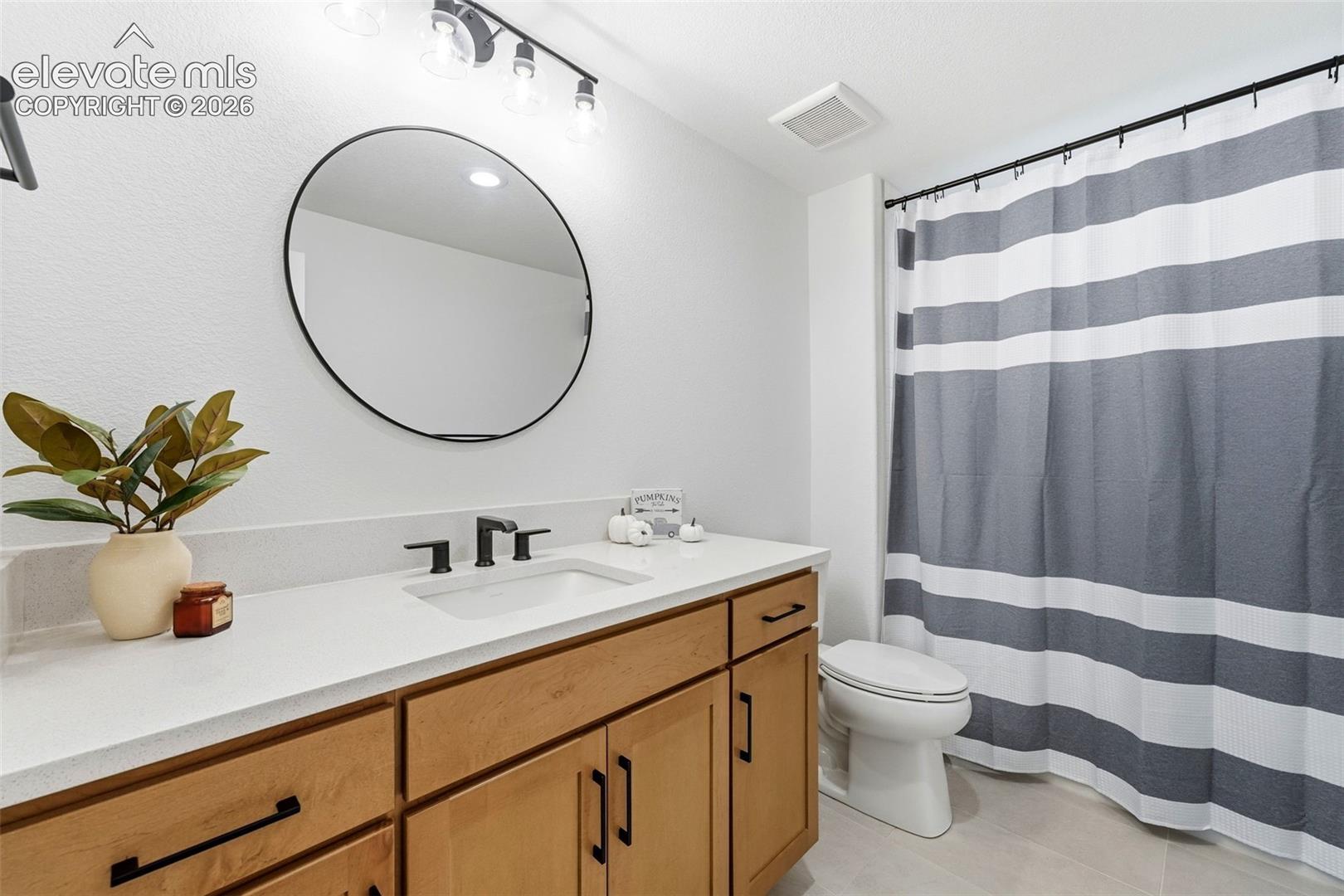 Listing photo 40 for 3414 Crest Hollow View