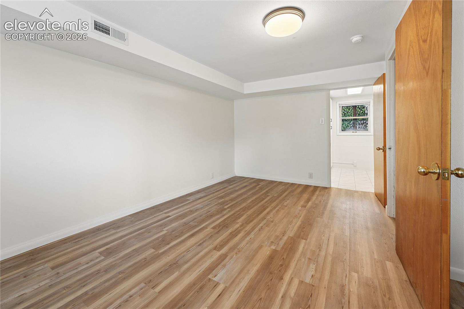 Listing photo 30 for 801 Westacres Avenue