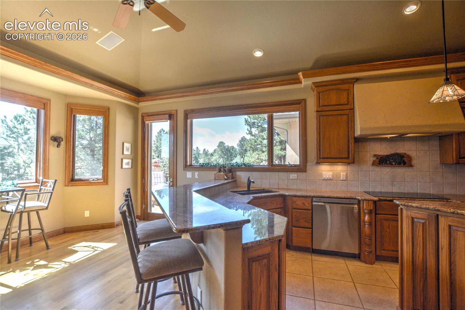 Listing photo 13 for 19315 Bardsley Place