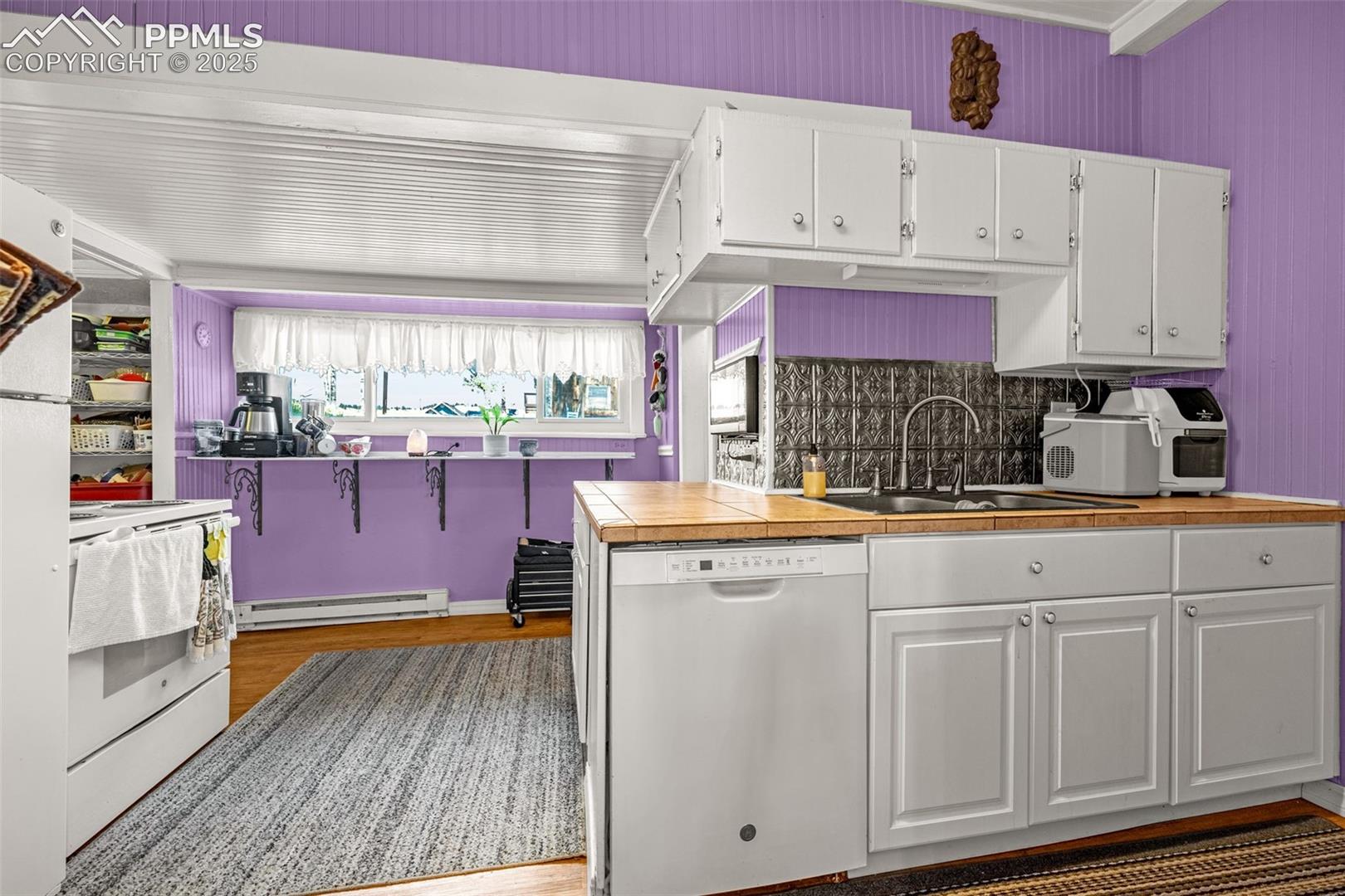 Listing photo 21 for 137 W Eaton Avenue
