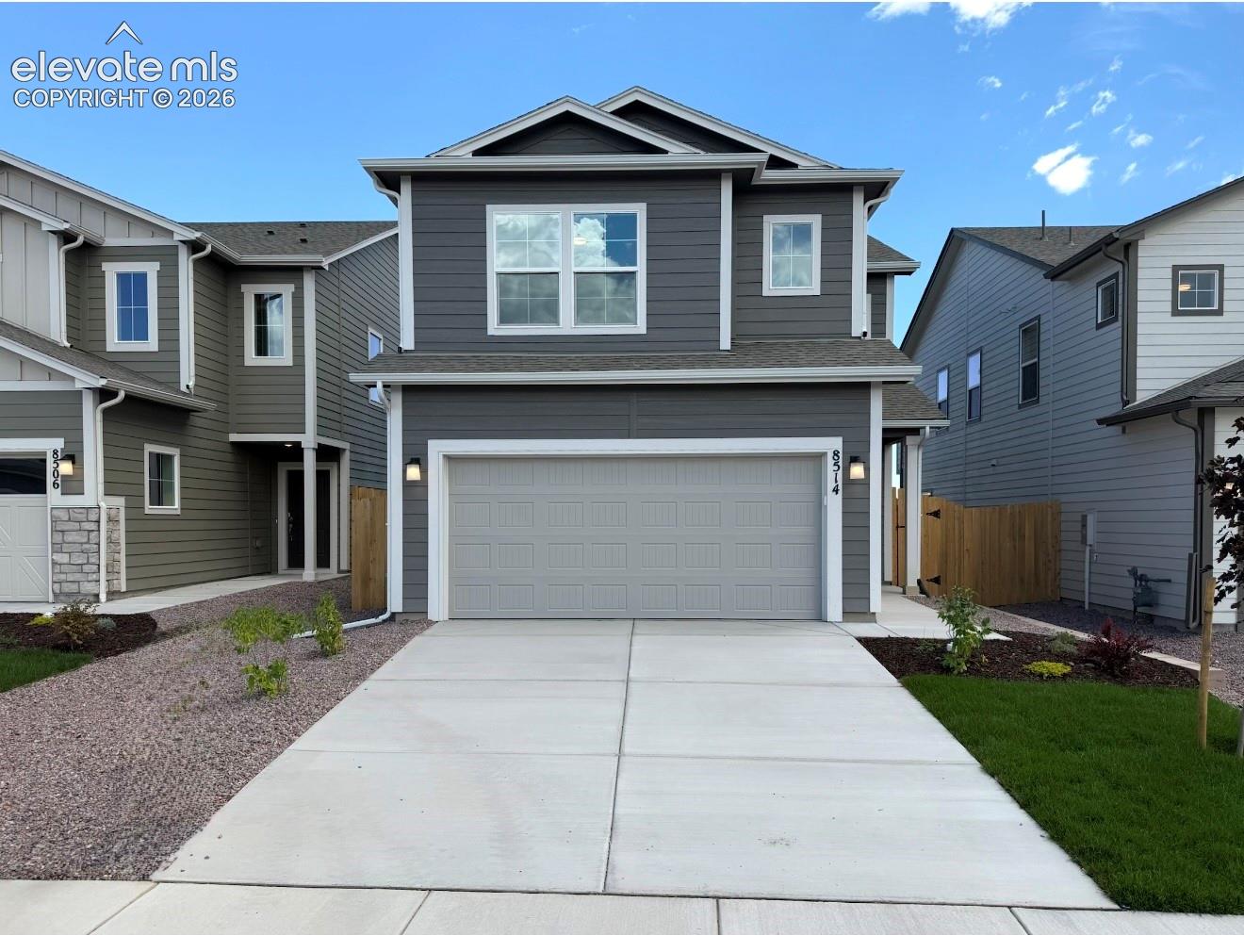8514 Blue Feather Loop