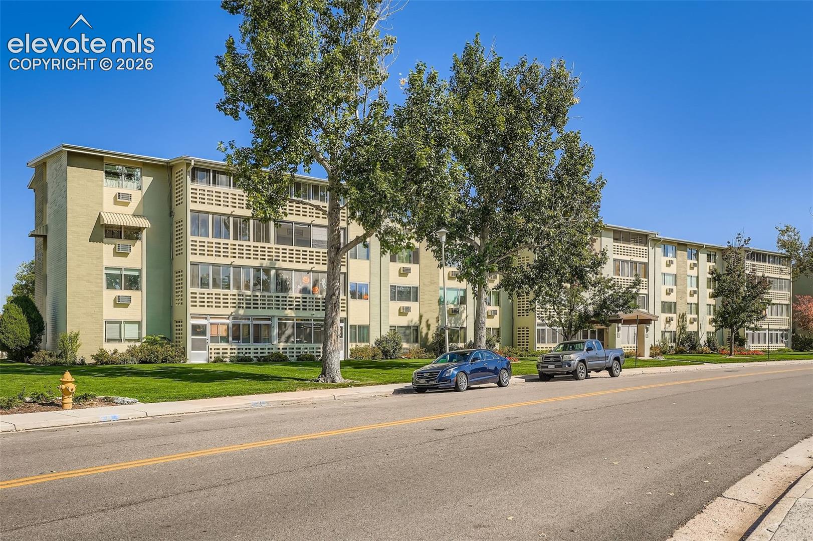 Listing photo 12 for 680 S Alton Way 1B