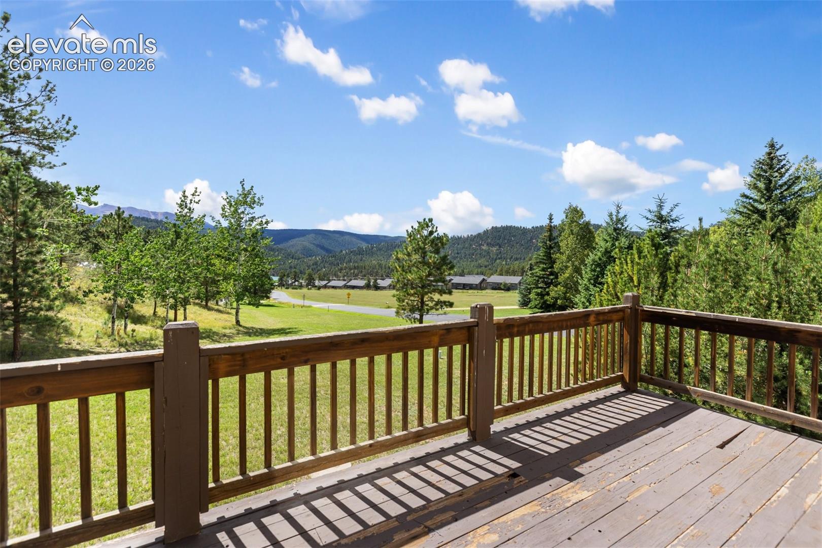 Listing photo 37 for 625 Sun Valley Drive