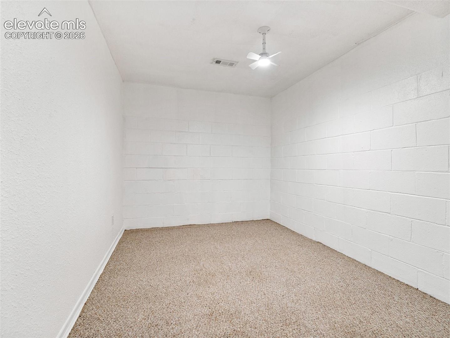 Listing photo 21 for 2213 E Evans Avenue