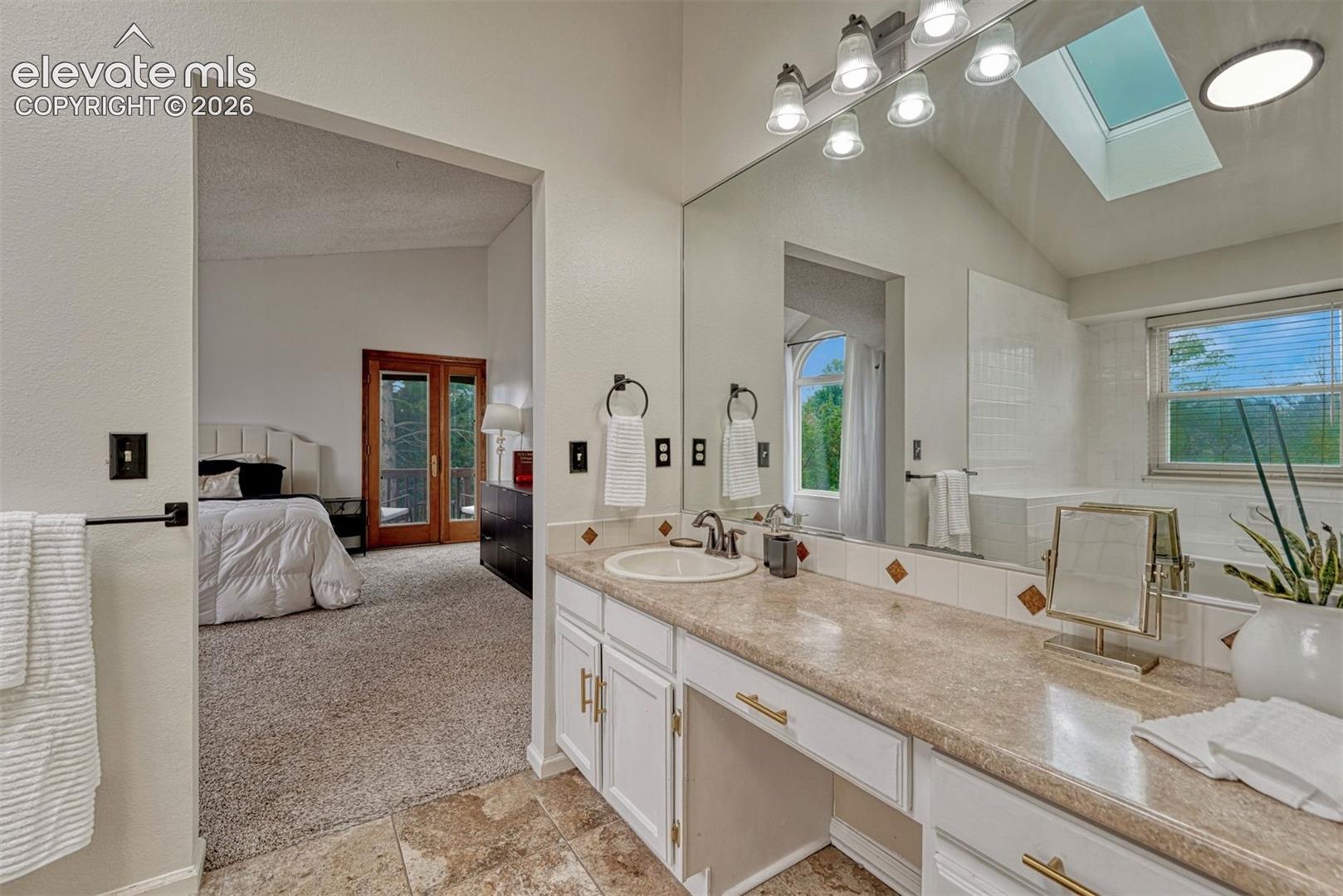 Listing photo 21 for 7510 Hickorywood Drive