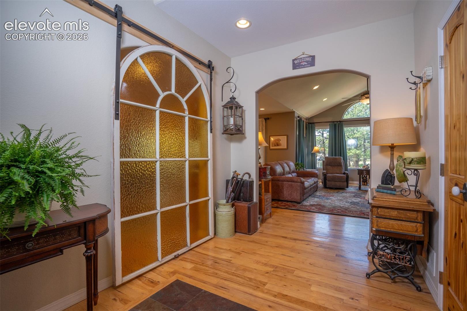 Listing photo 7 for 11148 Shaugnessy Road