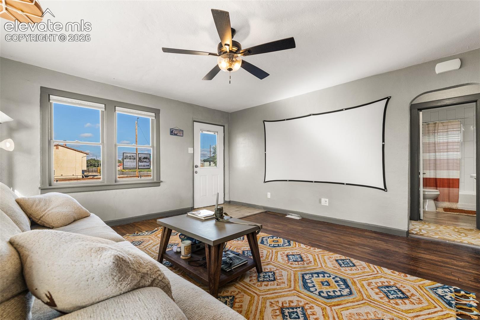 Listing photo 6 for 2330 Cheyenne Avenue