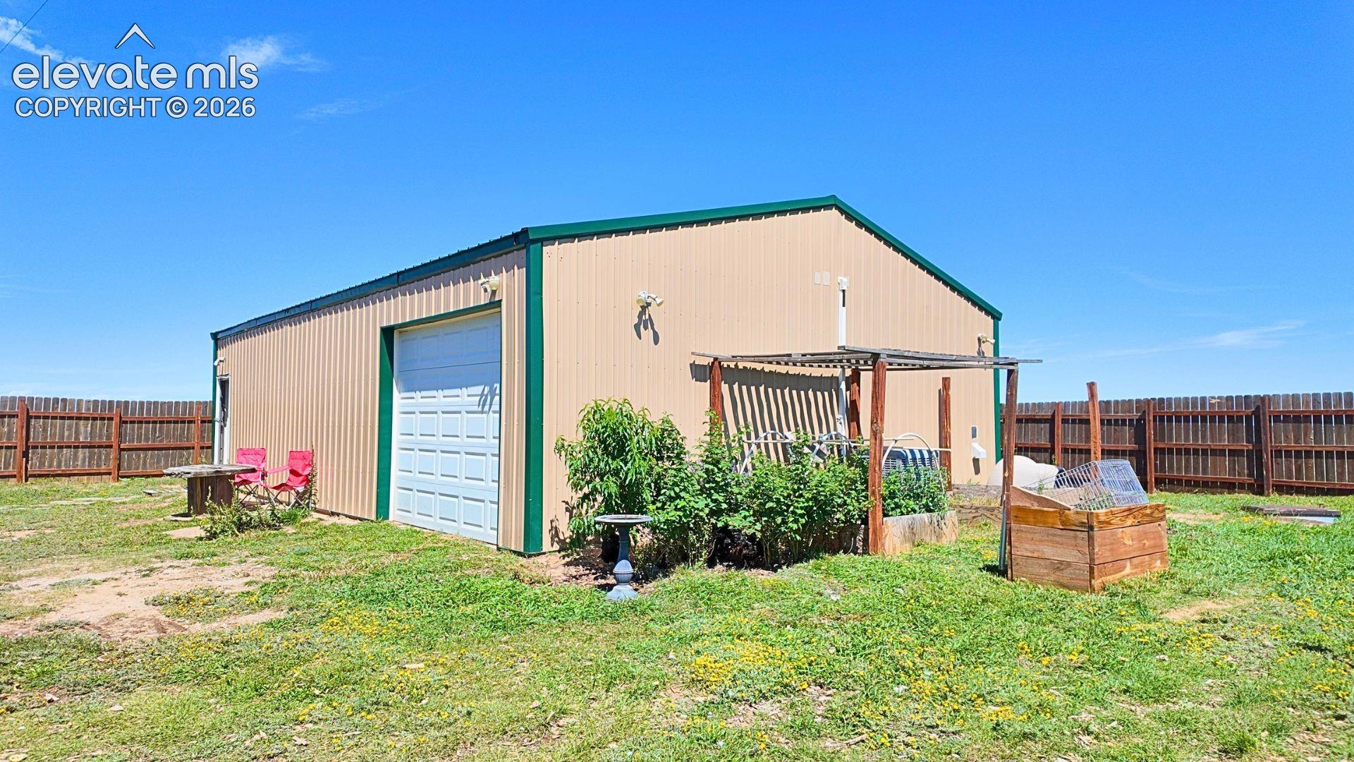 Listing photo 3 for 39030 Alta Vista Road