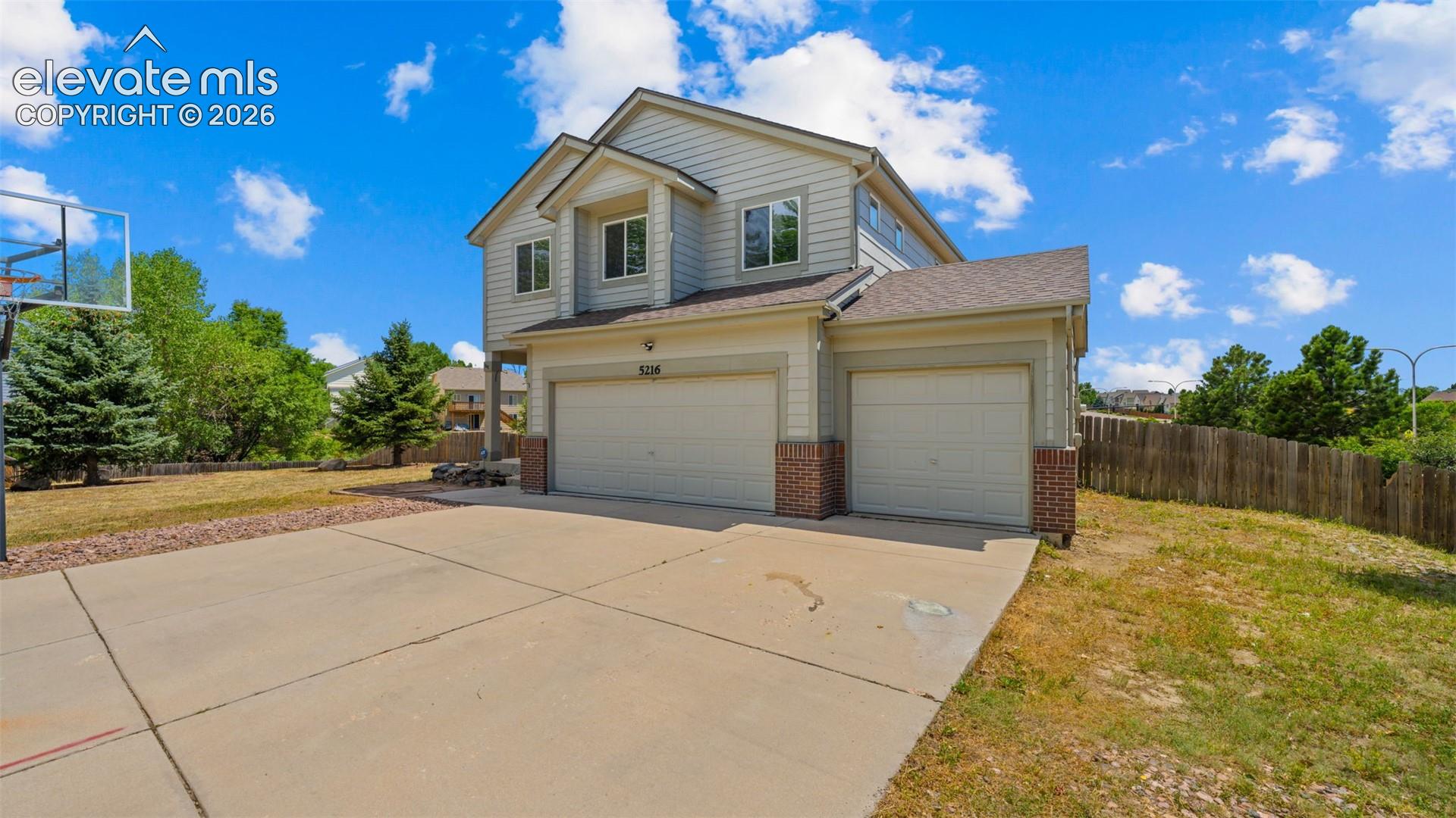 Listing photo 2 for 5216 Arroyo Street