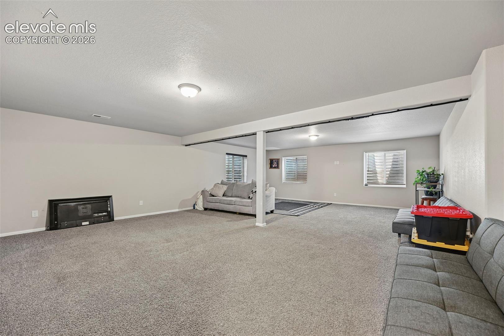 Listing photo 25 for 1114 E Laramie Avenue