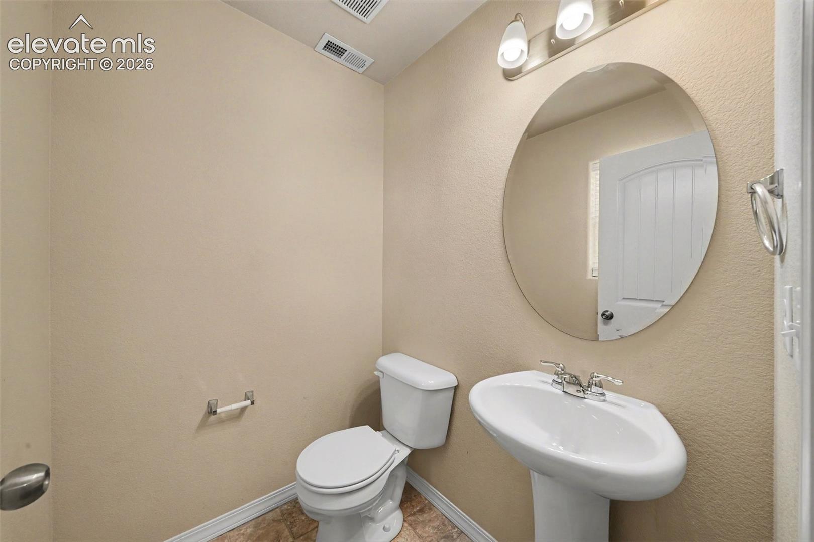 Listing photo 13 for 7444 Primavera Lane