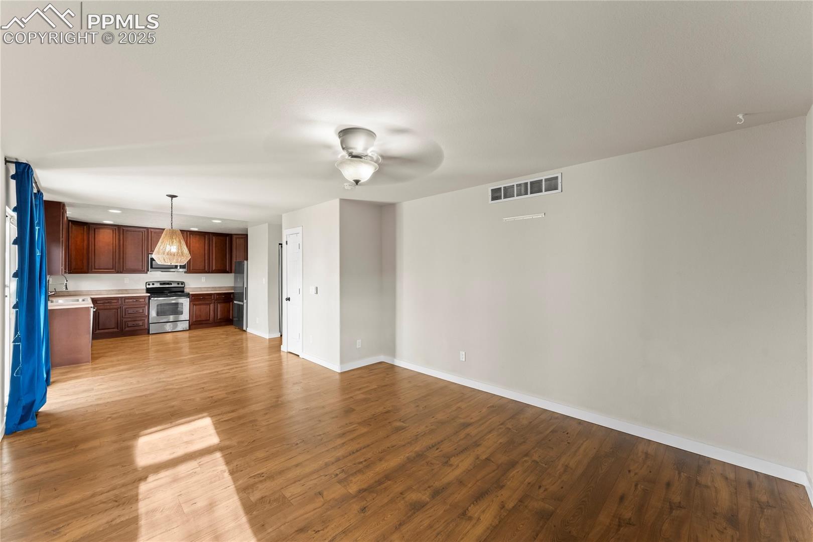 Listing photo 6 for 11508 Black Maple Lane