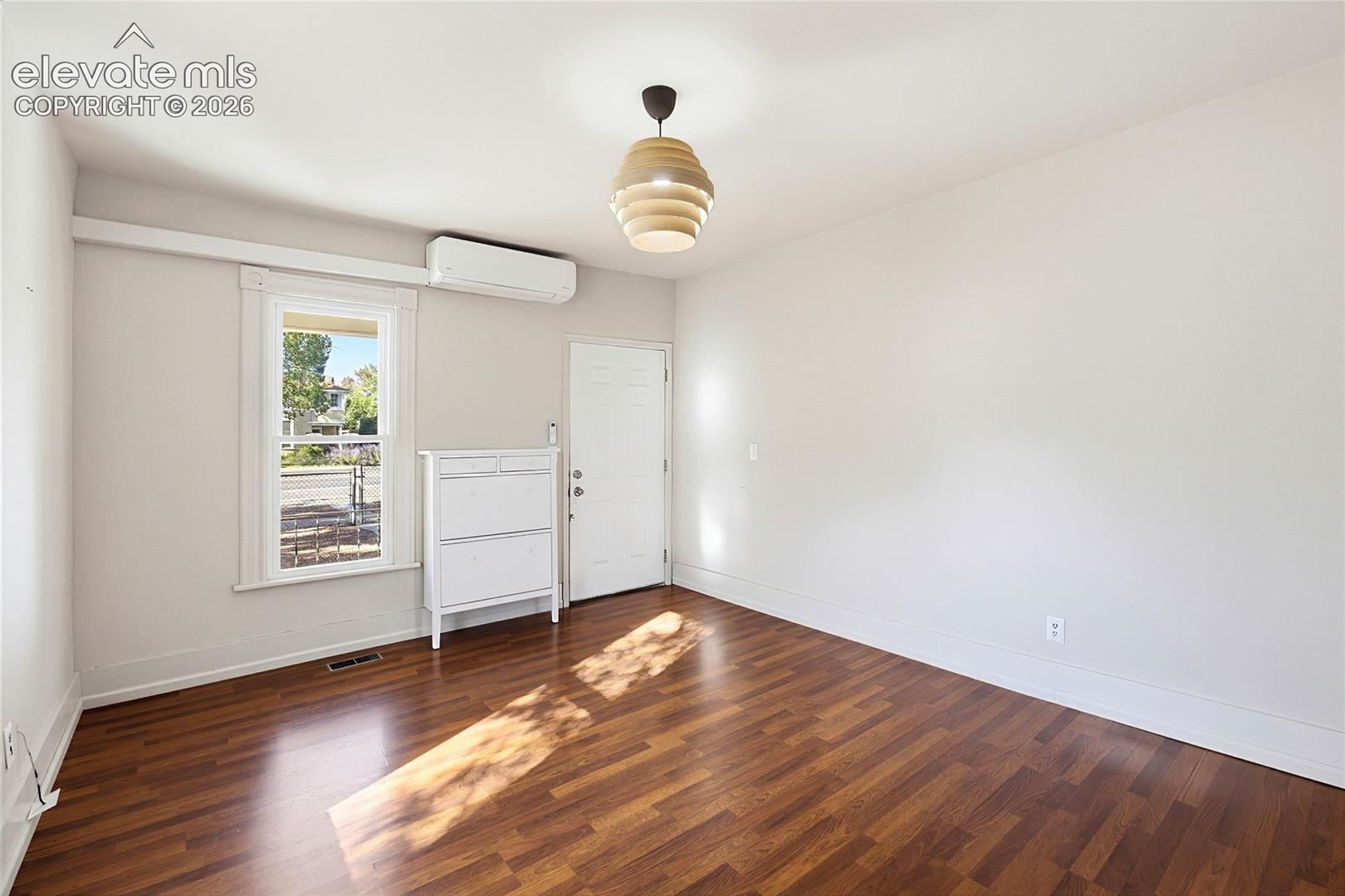 Listing photo 7 for 621 E Cache La Poudre Street