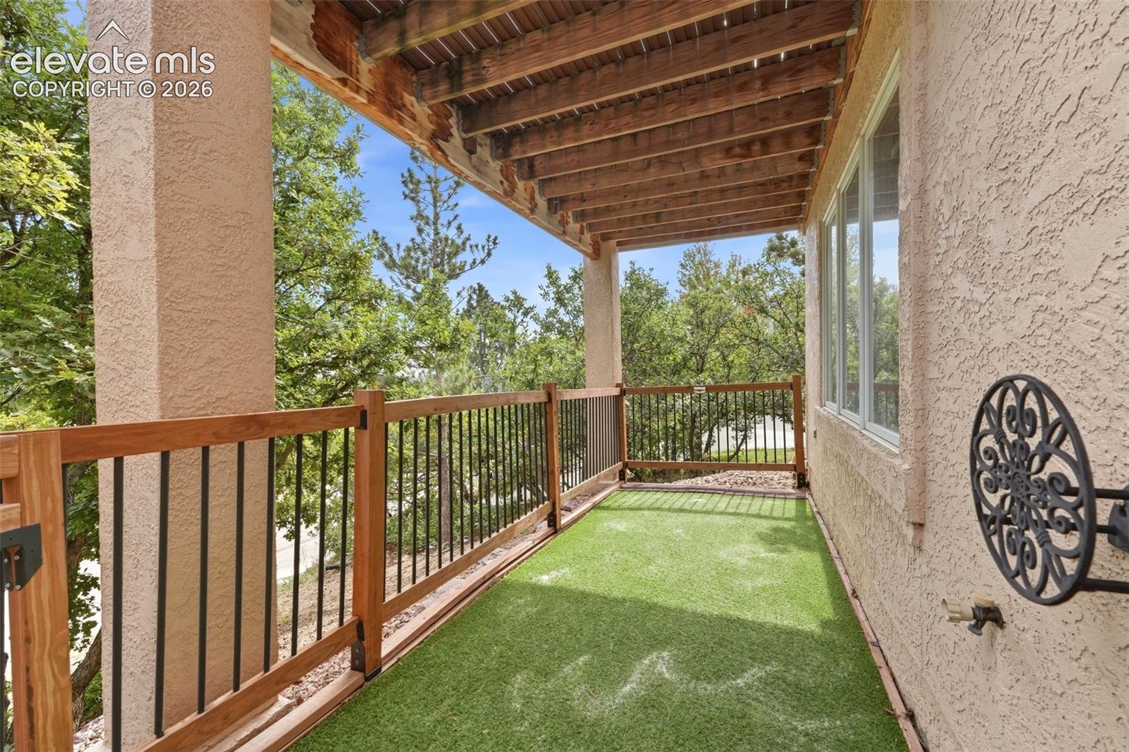 Listing photo 4 for 345 Cheshire Court