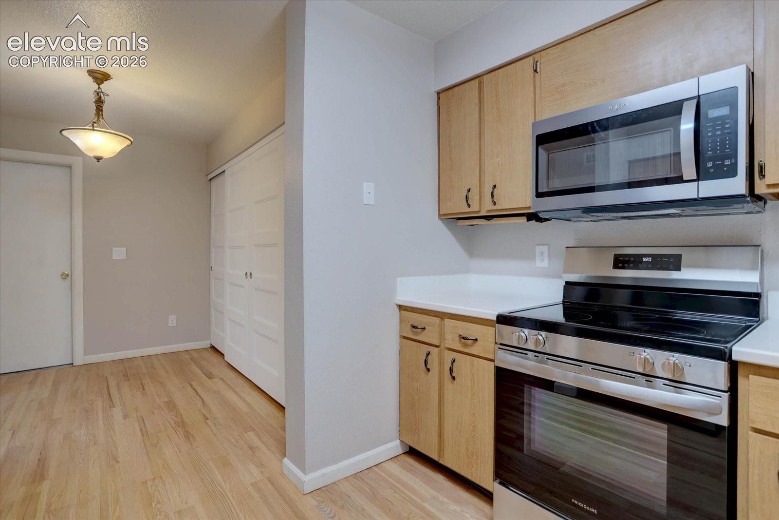 Listing photo 13 for 3330 Templeton Gap Road 55