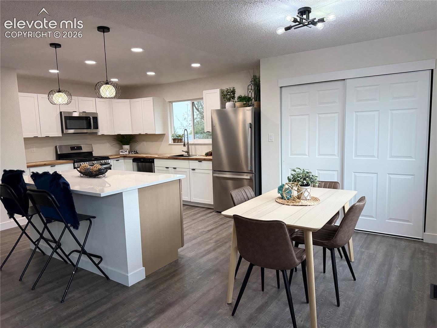 Listing photo 11 for 7055 Goldsmith Circle