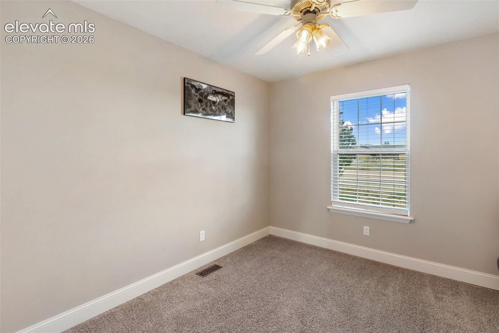 Listing photo 17 for 541 S El Charro Drive