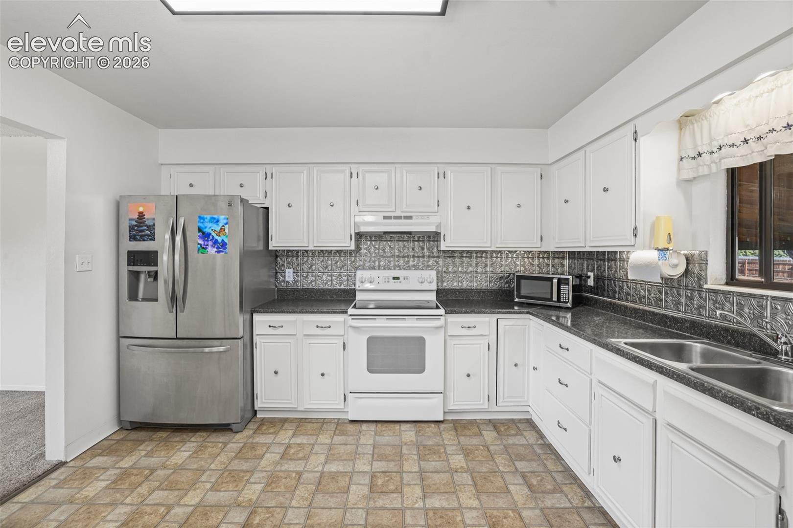 Listing photo 10 for 2021 Zinno Boulevard