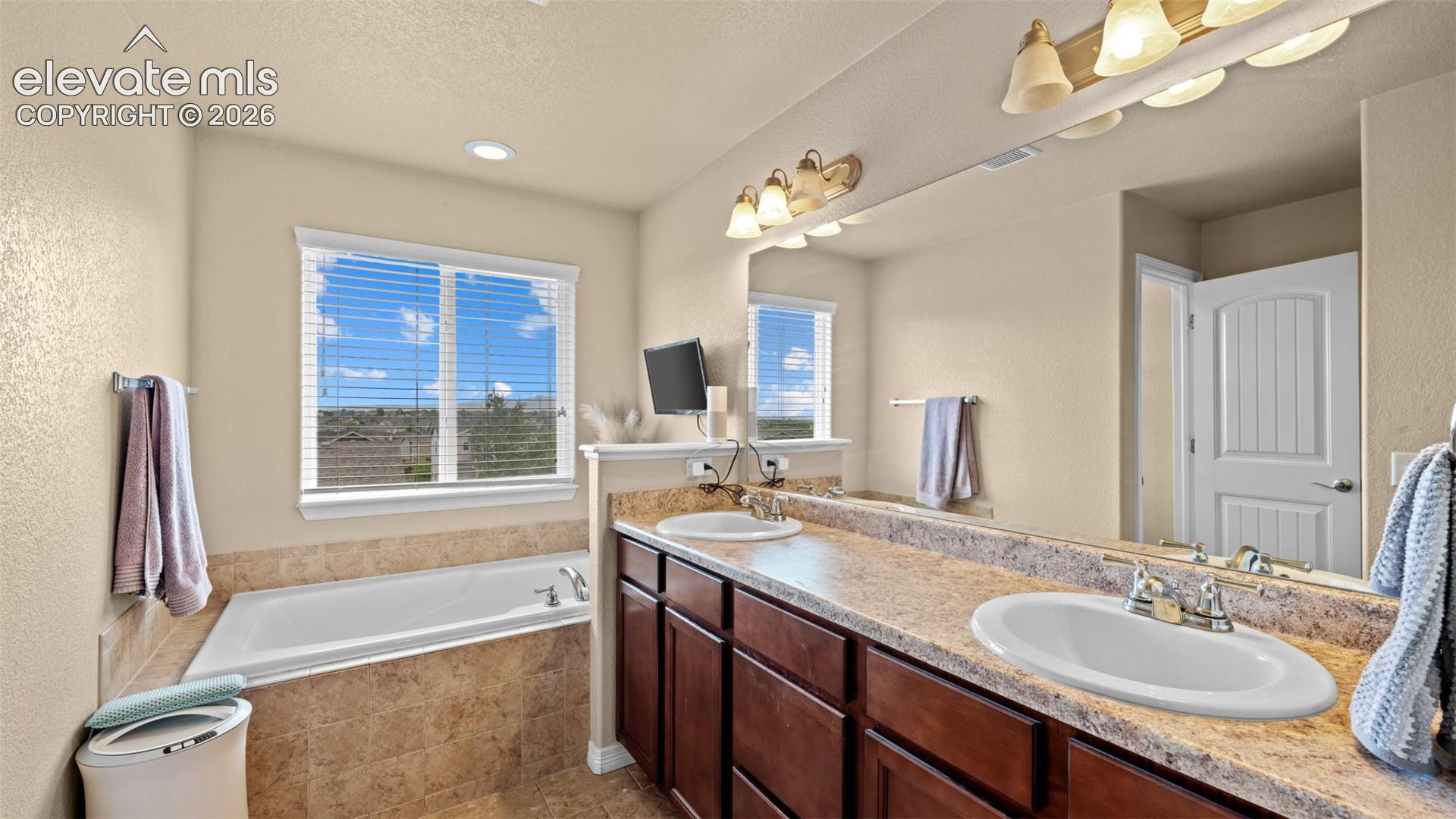 Listing photo 17 for 7822 Wythe Drive
