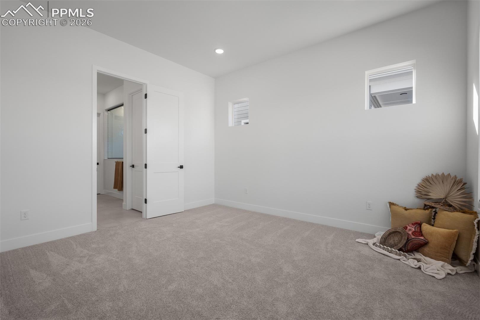 Listing photo 17 for 8850 Frolic View