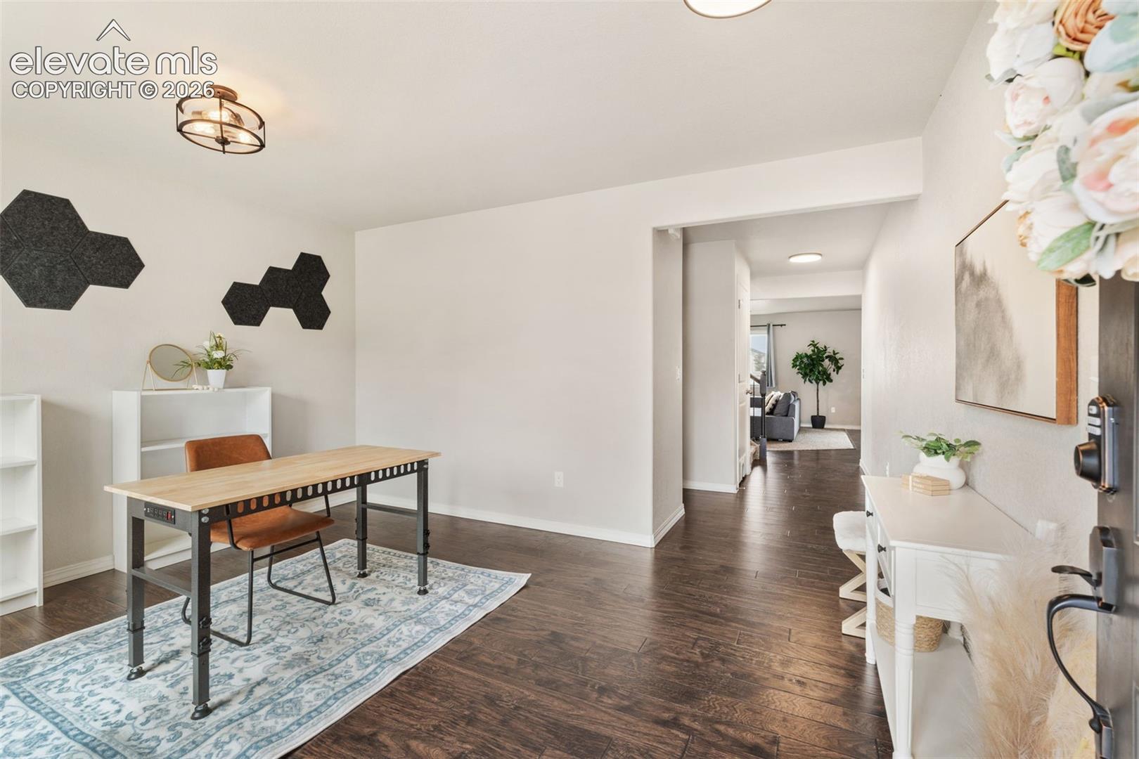 Listing photo 5 for 7478 Benecia Drive