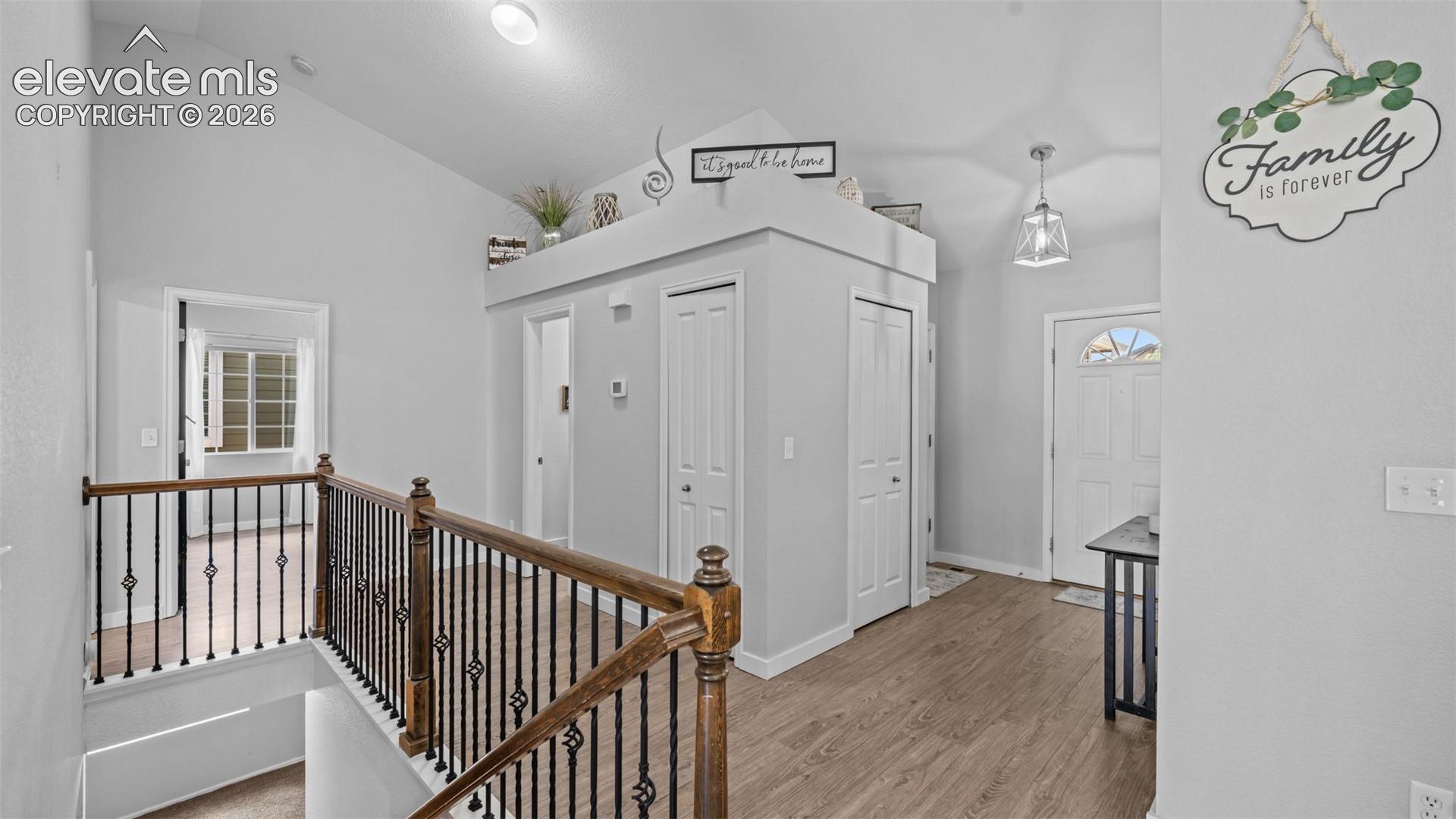 Listing photo 4 for 8068 Hollygrape Lane