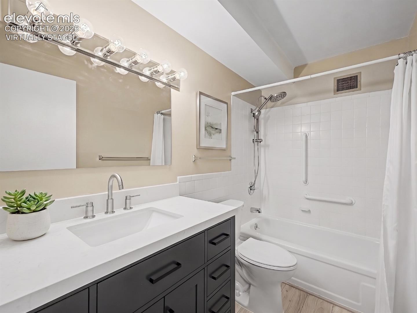 Listing photo 18 for 605 S Alton Way 12C