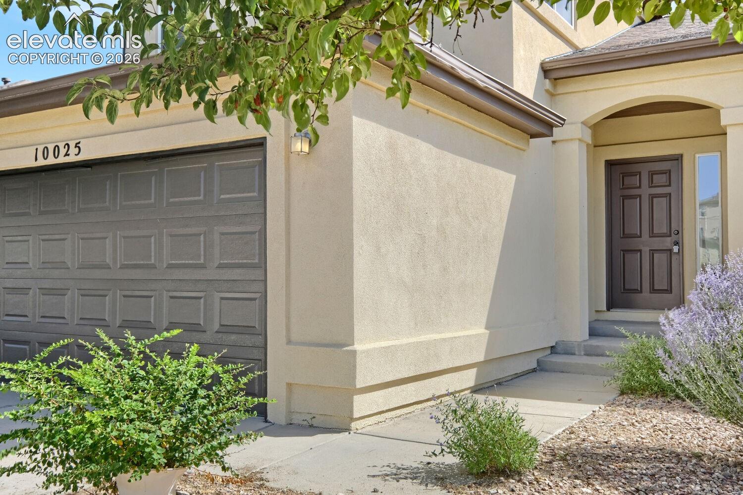 Listing photo 4 for 10025 everglades Drive