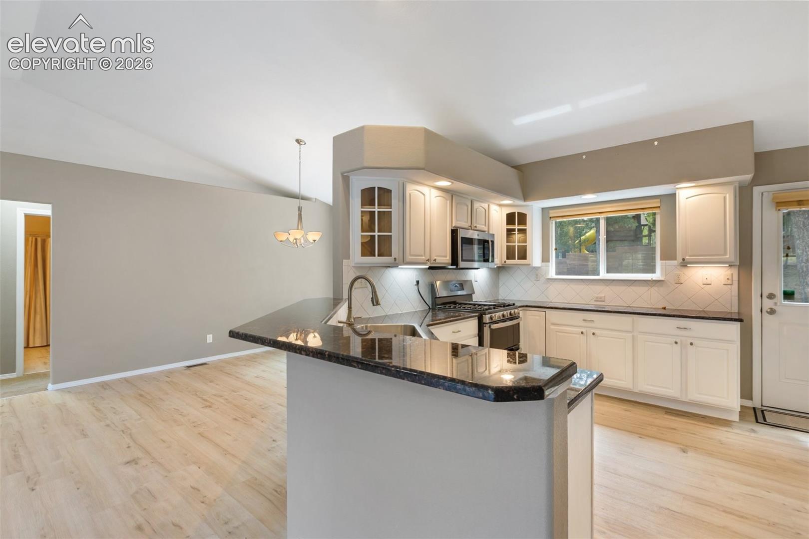 Listing photo 12 for 671 Misty Pines Circle