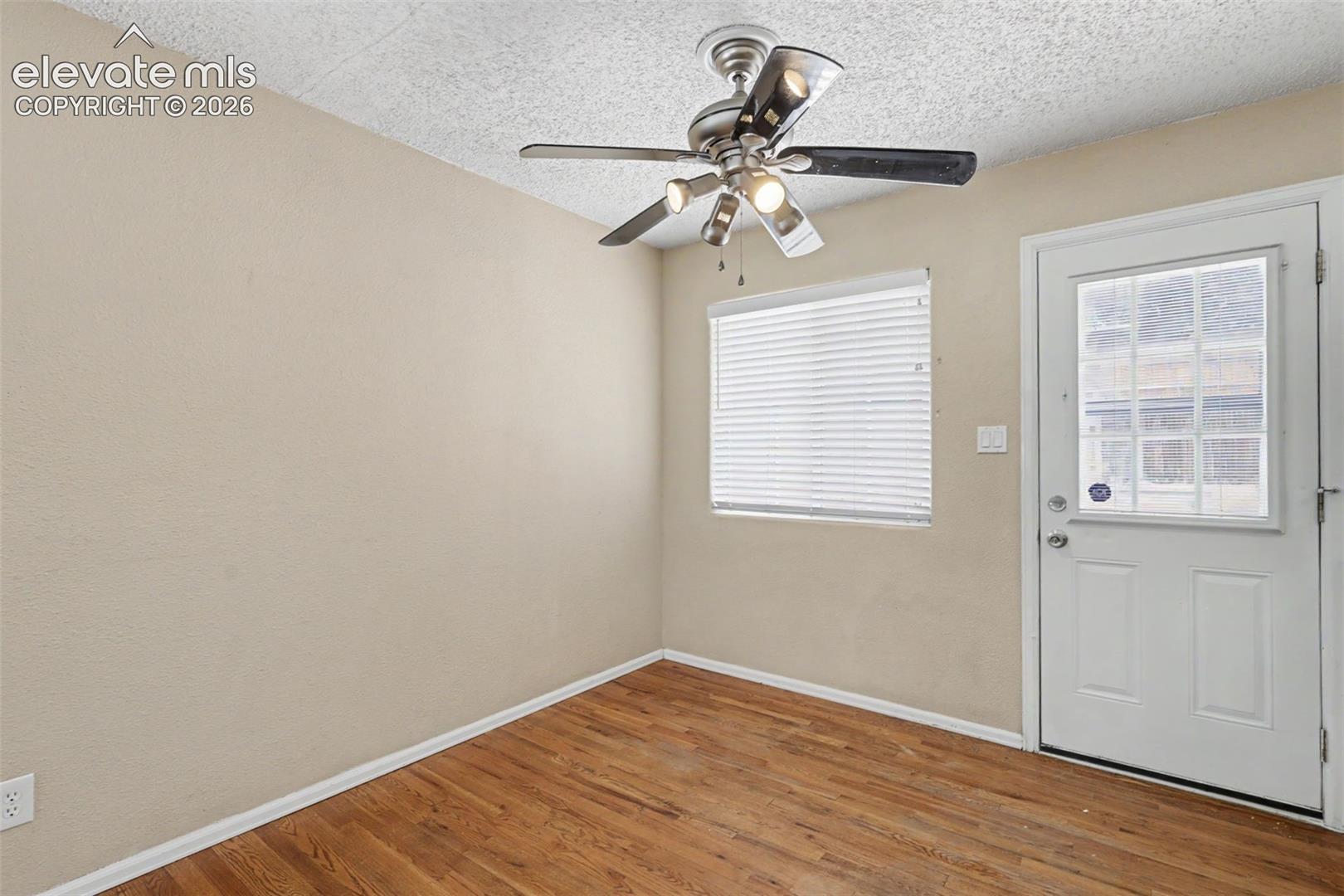 Listing photo 17 for 105 Linden Drive
