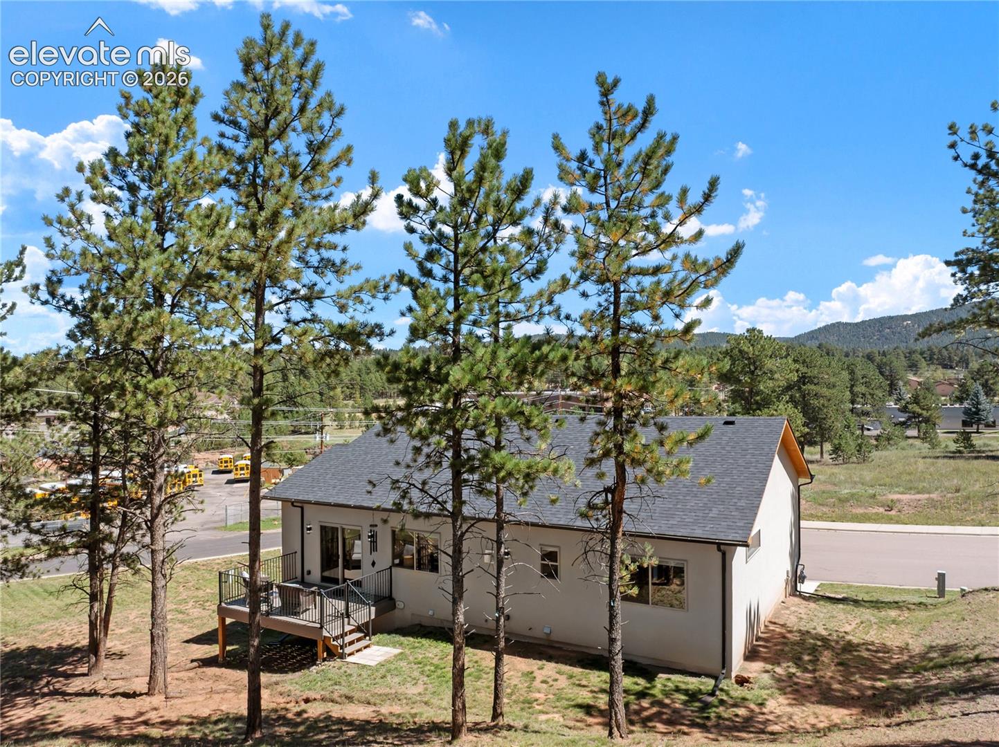 Listing photo 9 for 1382 Ridgestone Drive
