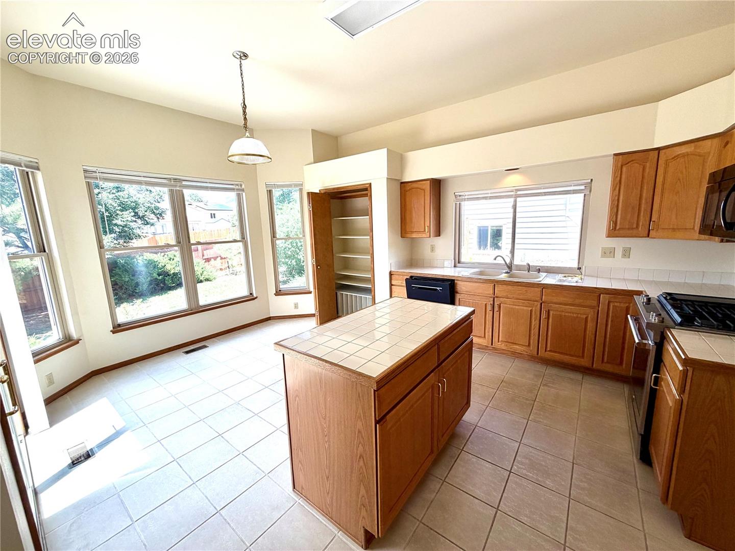 8402 Sutterfield Drive, photo 16