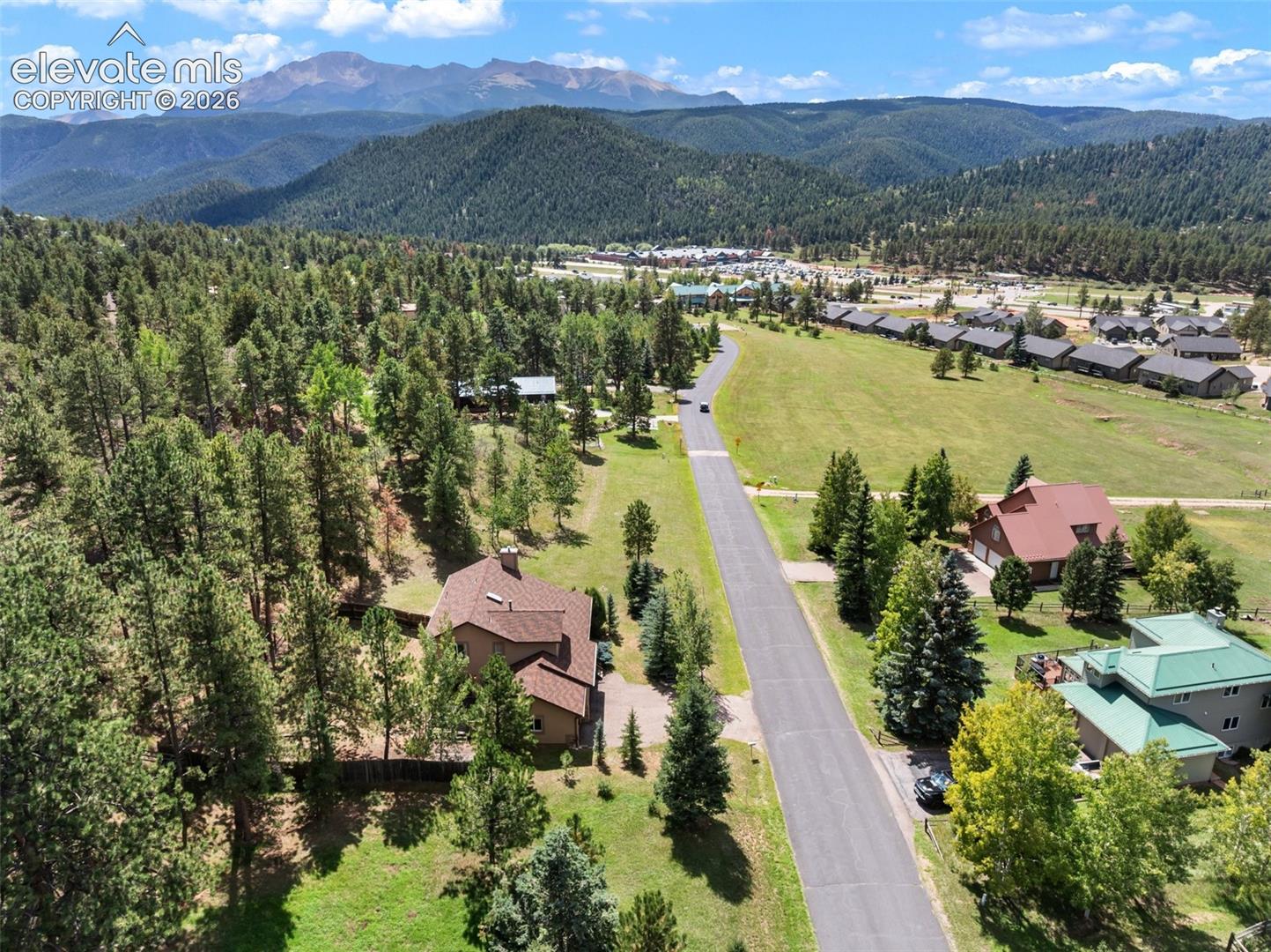 Listing photo 38 for 625 Sun Valley Drive