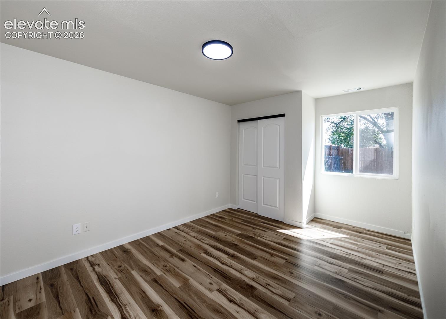 Listing photo 12 for 2906 Winnipeg Street