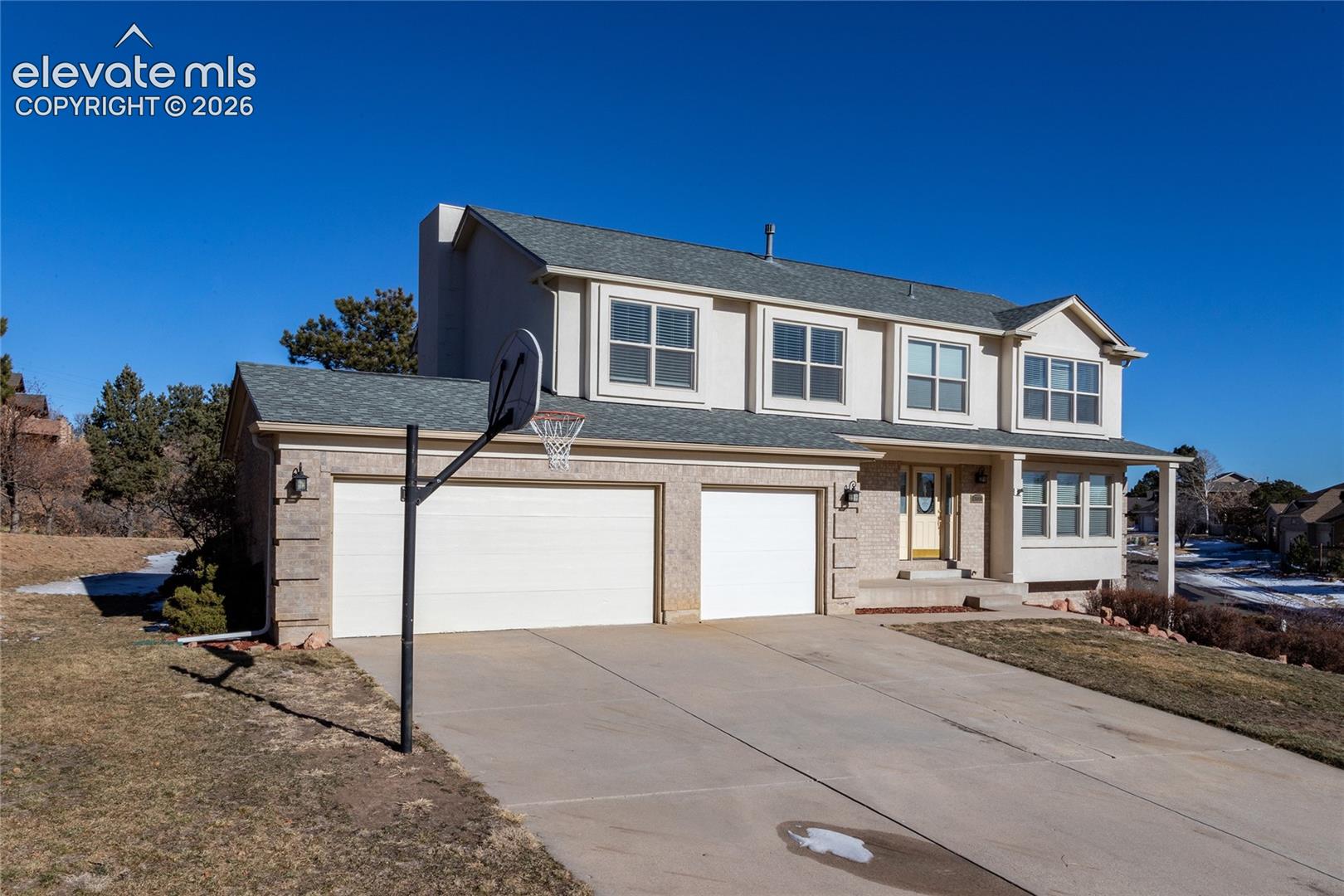 Listing photo 2 for 2690 Edenderry Drive