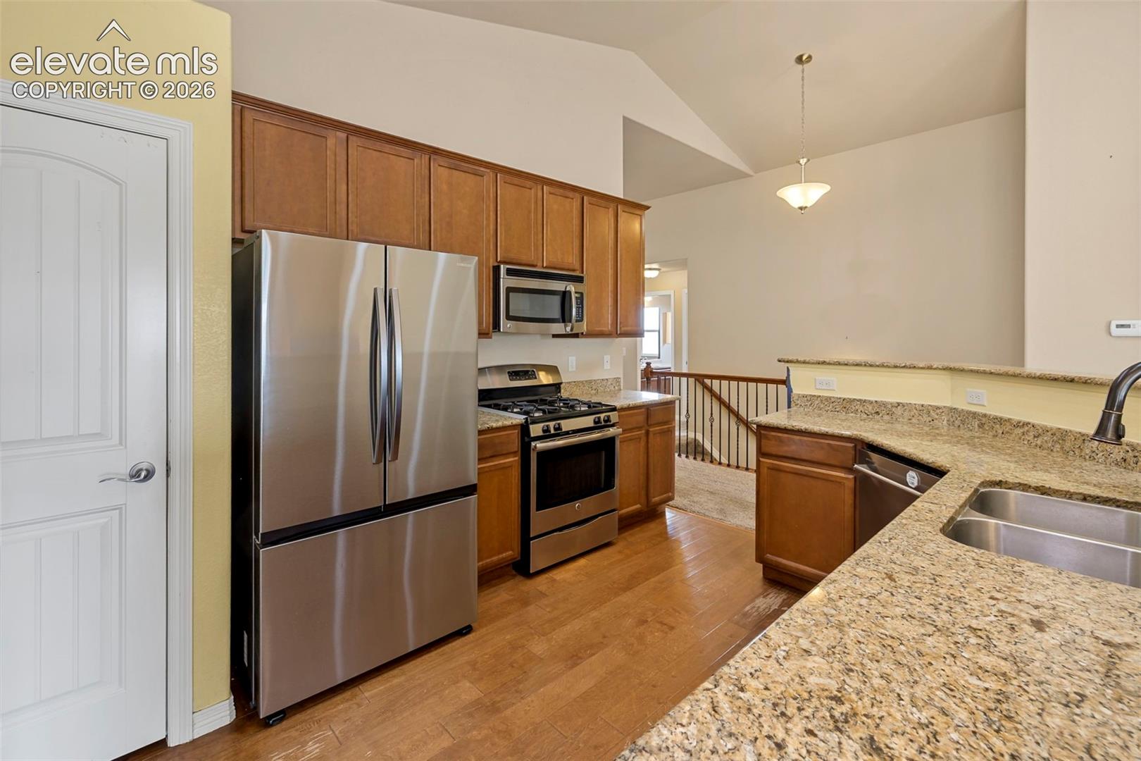 Listing photo 7 for 7794 Landover Lane