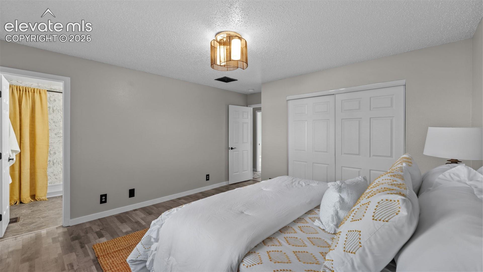 Listing photo 11 for 465 S Falcon Drive