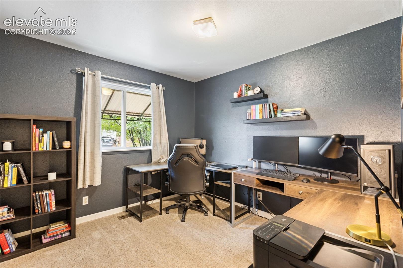 Listing photo 16 for 2110 Frontier Drive