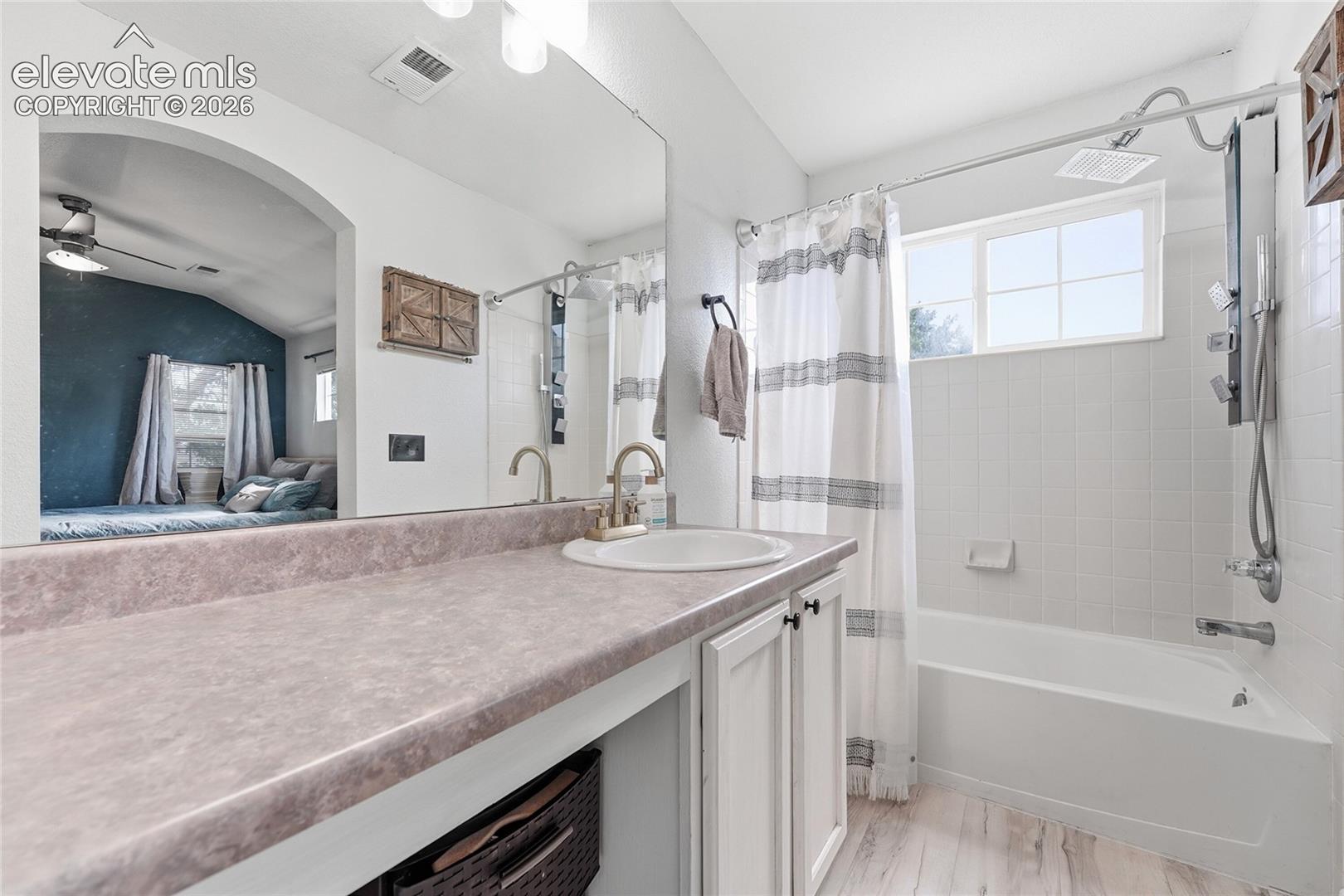 Listing photo 21 for 1489 Red Peak Drive
