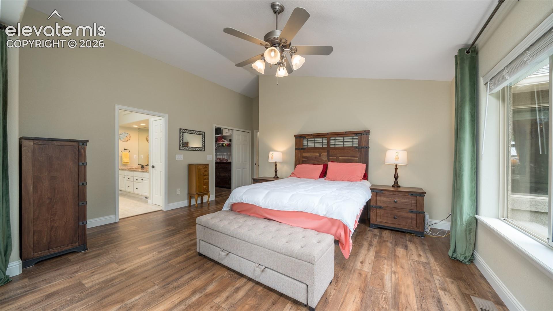 Listing photo 14 for 40 Wuthering Heights Drive