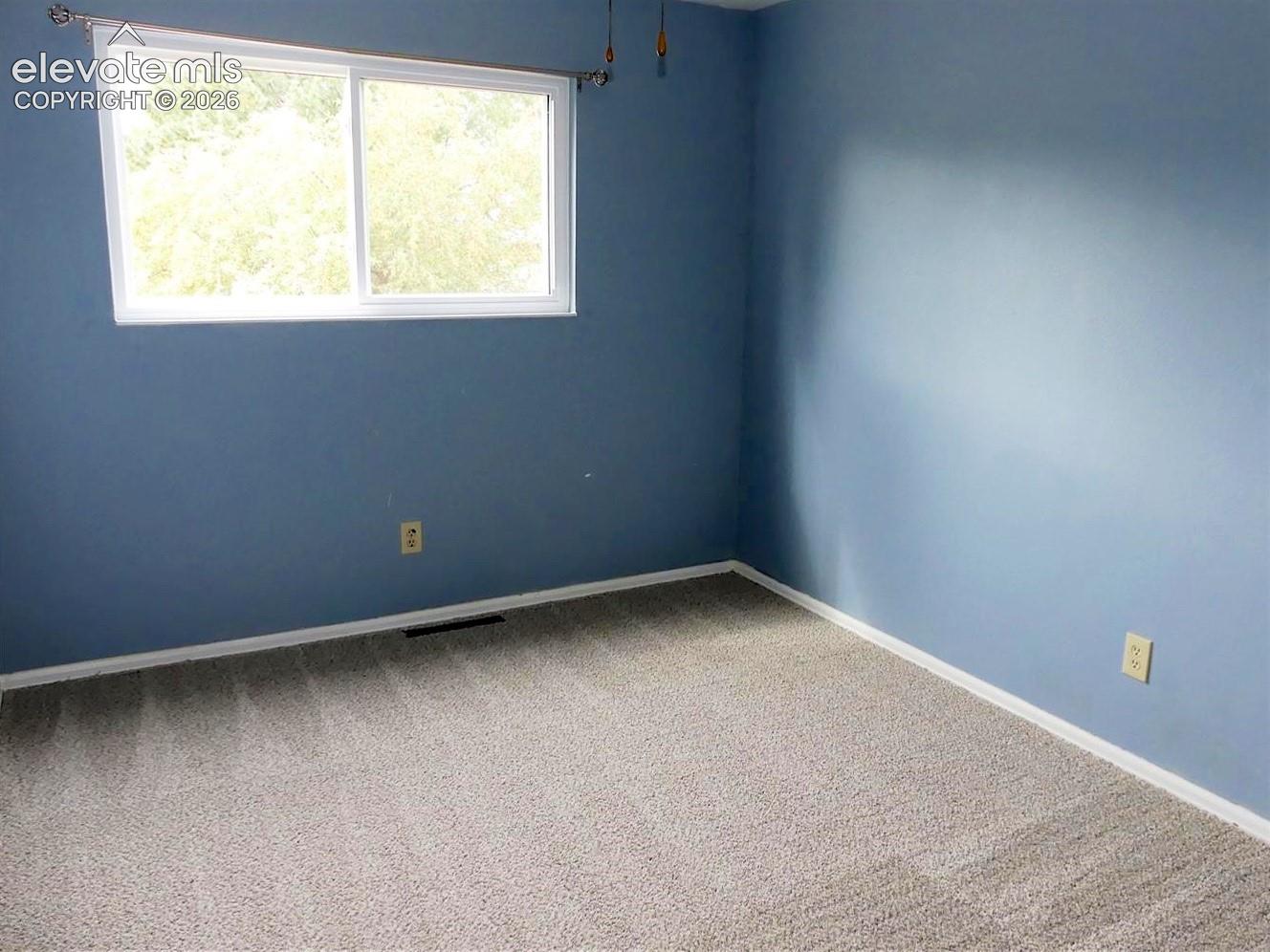Listing photo 34 for 1104 Yosemite Drive