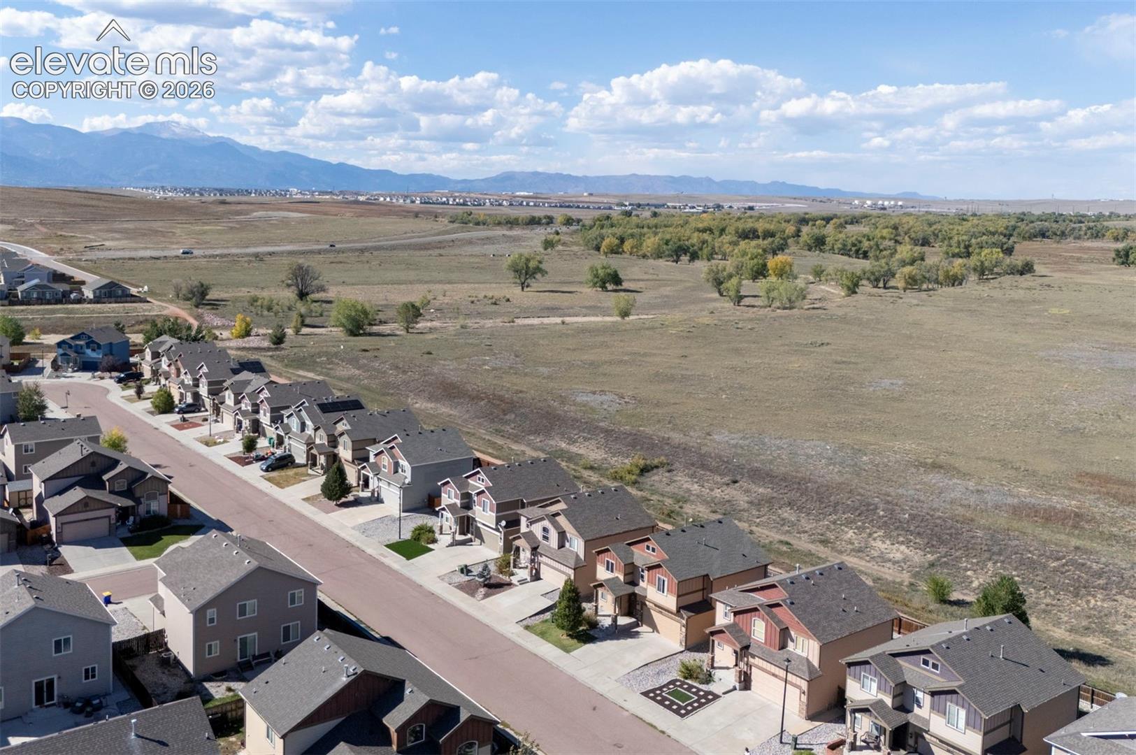 Listing photo 7 for 10018 Silver Stirrup Drive