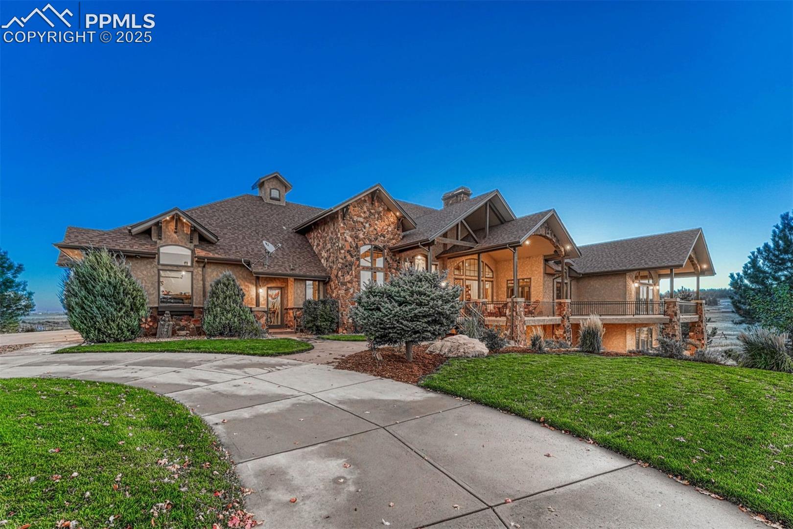 9565 Oak Springs Trail